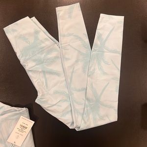 Tavi Noir NWOT size XS high waisted 7/8 powder palm legging